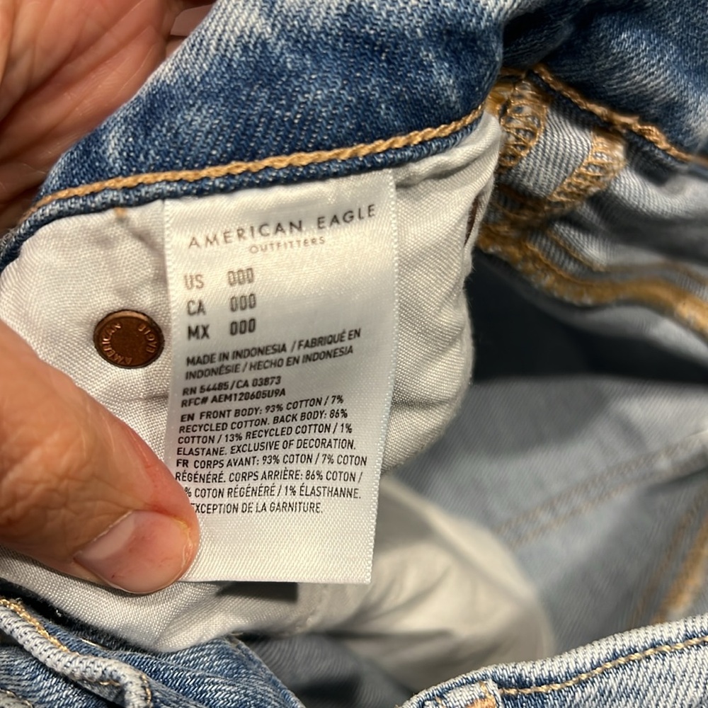 American Eagle Outfitters Women's Faded Blue Jean Shorts - Picture 3 of 5